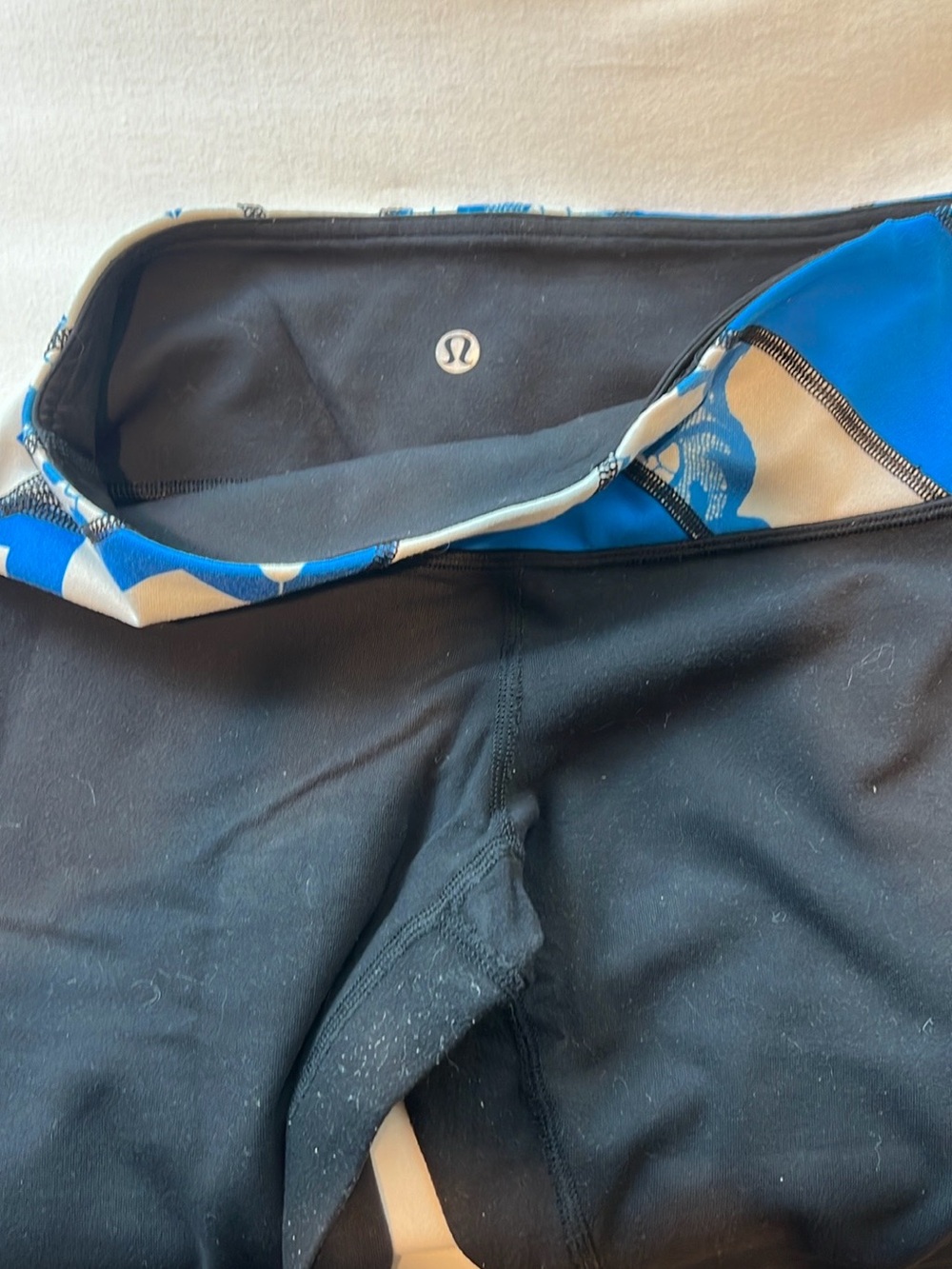 Lululemon Black Leggings with Blue Chevron Waistband - originals - Picture 3 of 4